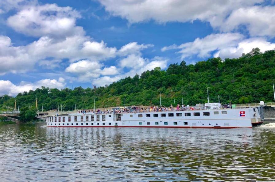 Florentina Boat Прага Екстериор снимка