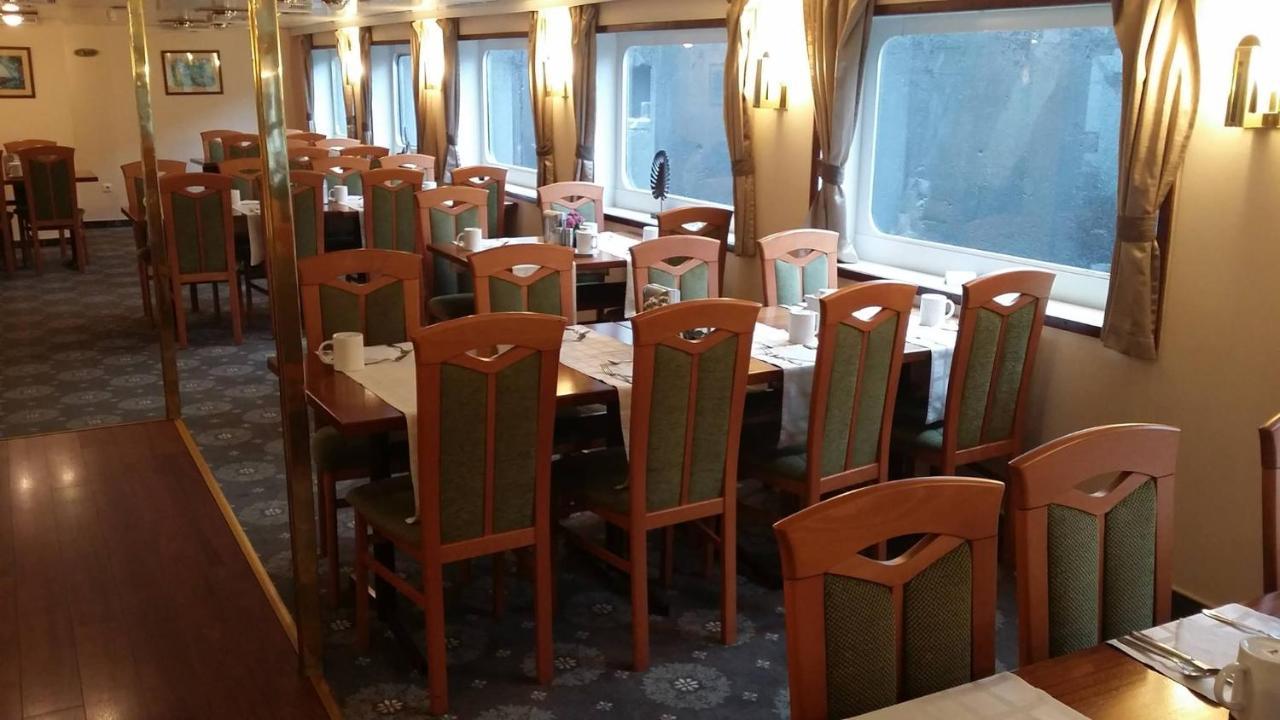 Florentina Boat Прага Екстериор снимка