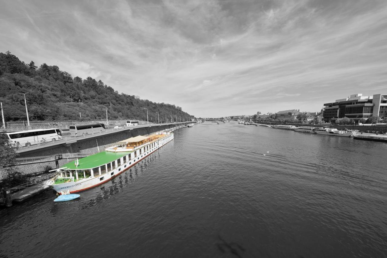 Florentina Boat Прага Екстериор снимка